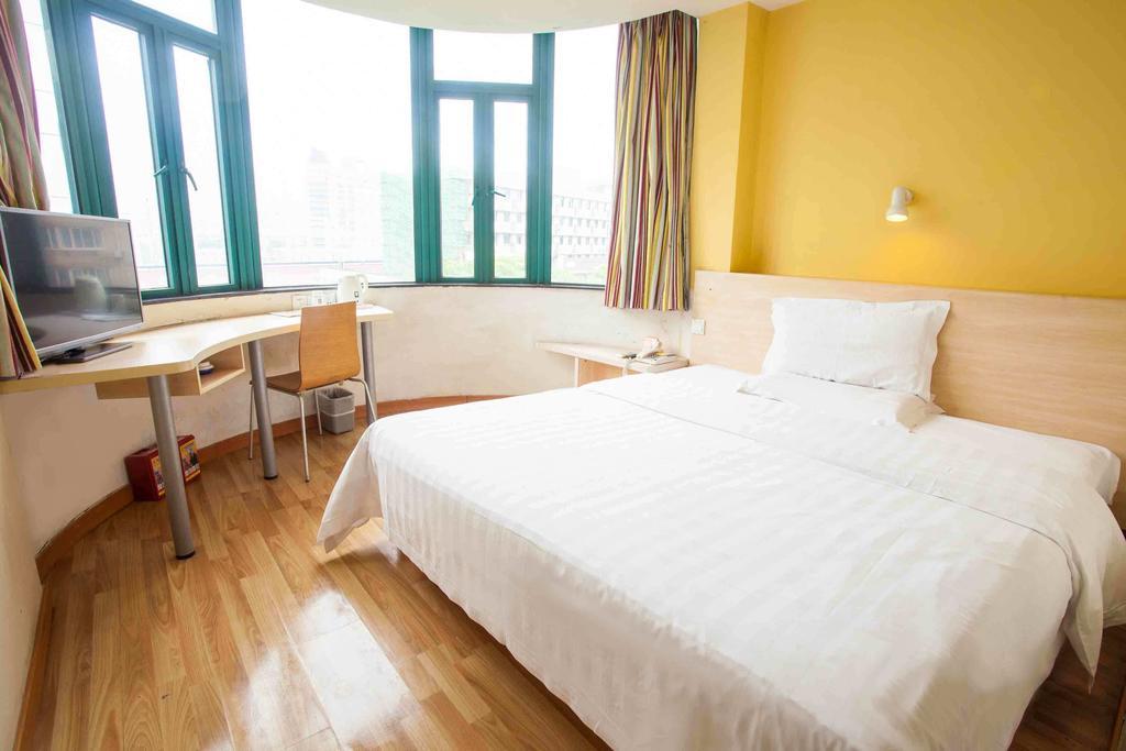 7Days Inn Chongqing Wanzhou District Gaosun Pond Chongbai Room photo